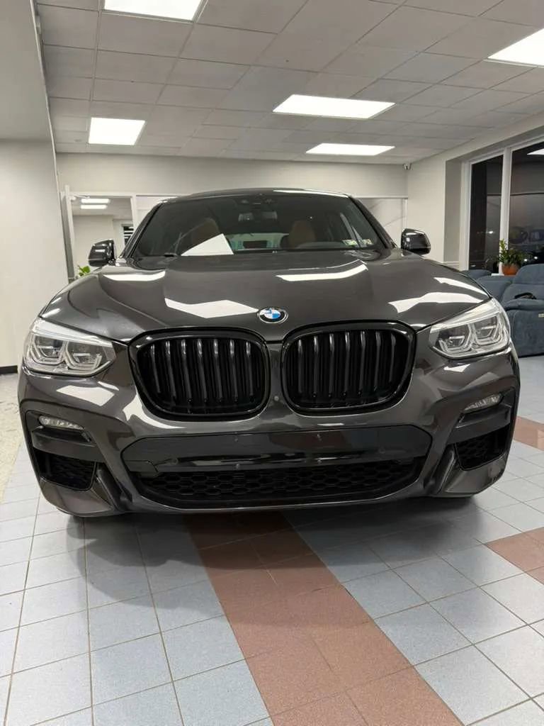 Used 2021 BMW X4 xDrive30i w/ Executive Package AWD/4WD image 2