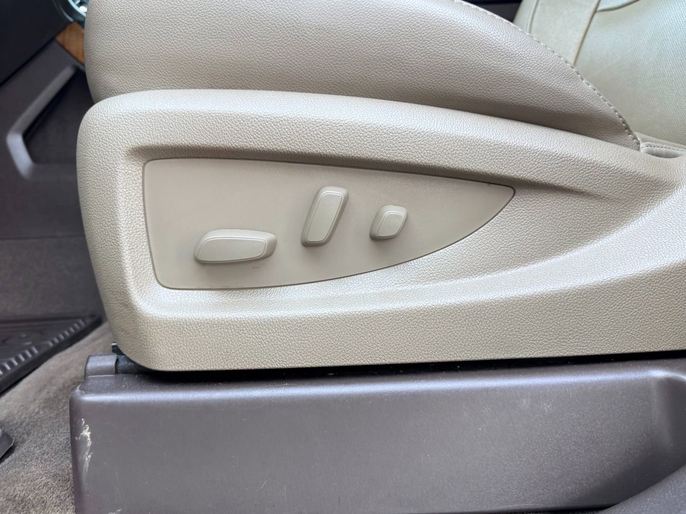 Used 2015 GMC Sierra 1500 SLT w/ SLT Crew Cab Value Package image 18