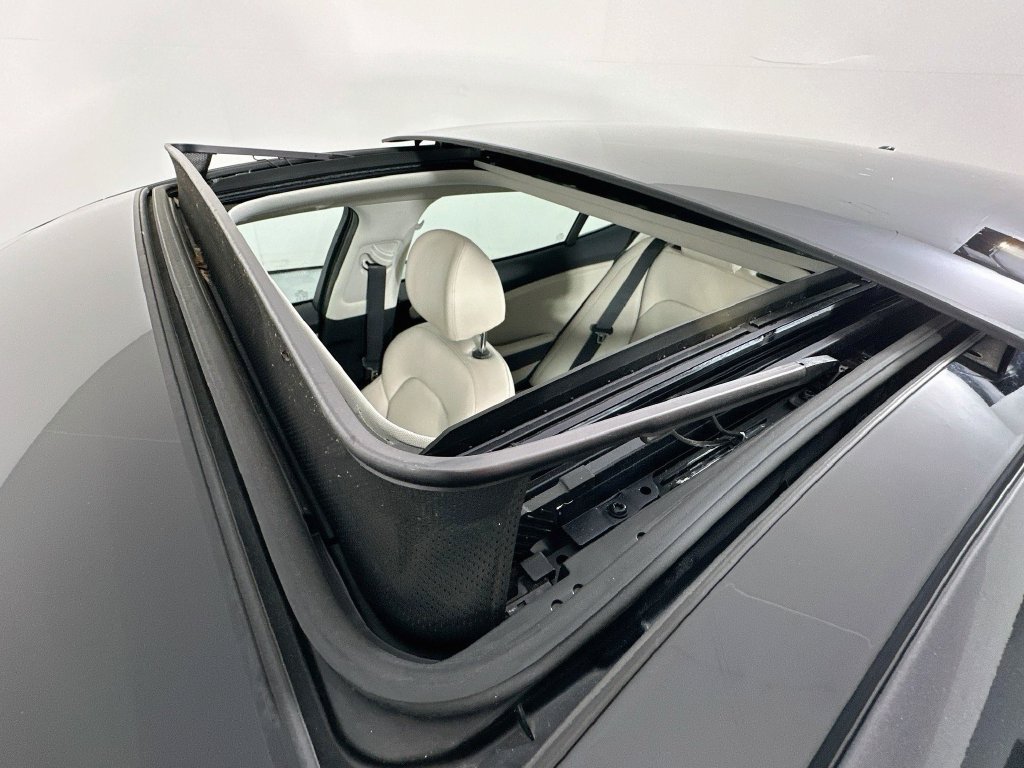 Used 2019 Kia Stinger Premium RWD image 14