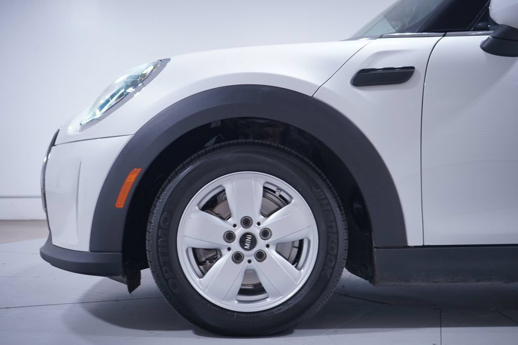Used 2024 MINI Cooper 2-Door Hardtop FWD image 2