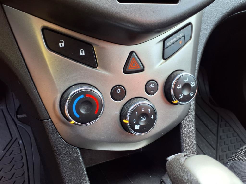 Used 2015 Chevrolet Sonic LT image 22