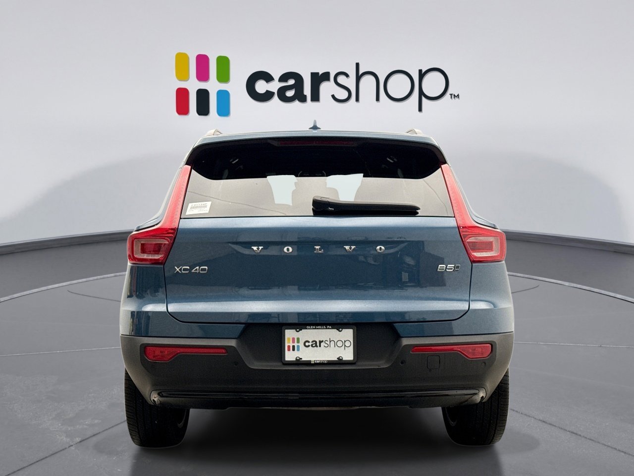 Used 2025 Volvo XC40 B5 Plus image 4