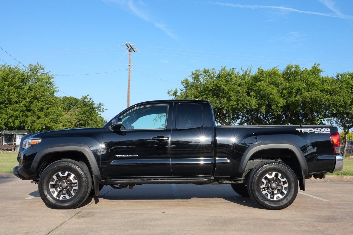 Used 2016 Toyota Tacoma TRD Off-Road AWD/4WD image 15