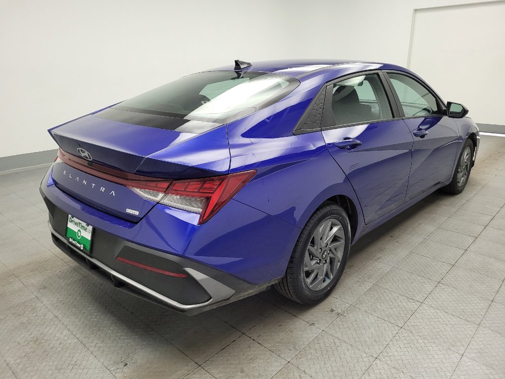 Used 2024 Hyundai Elantra Blue FWD image 9