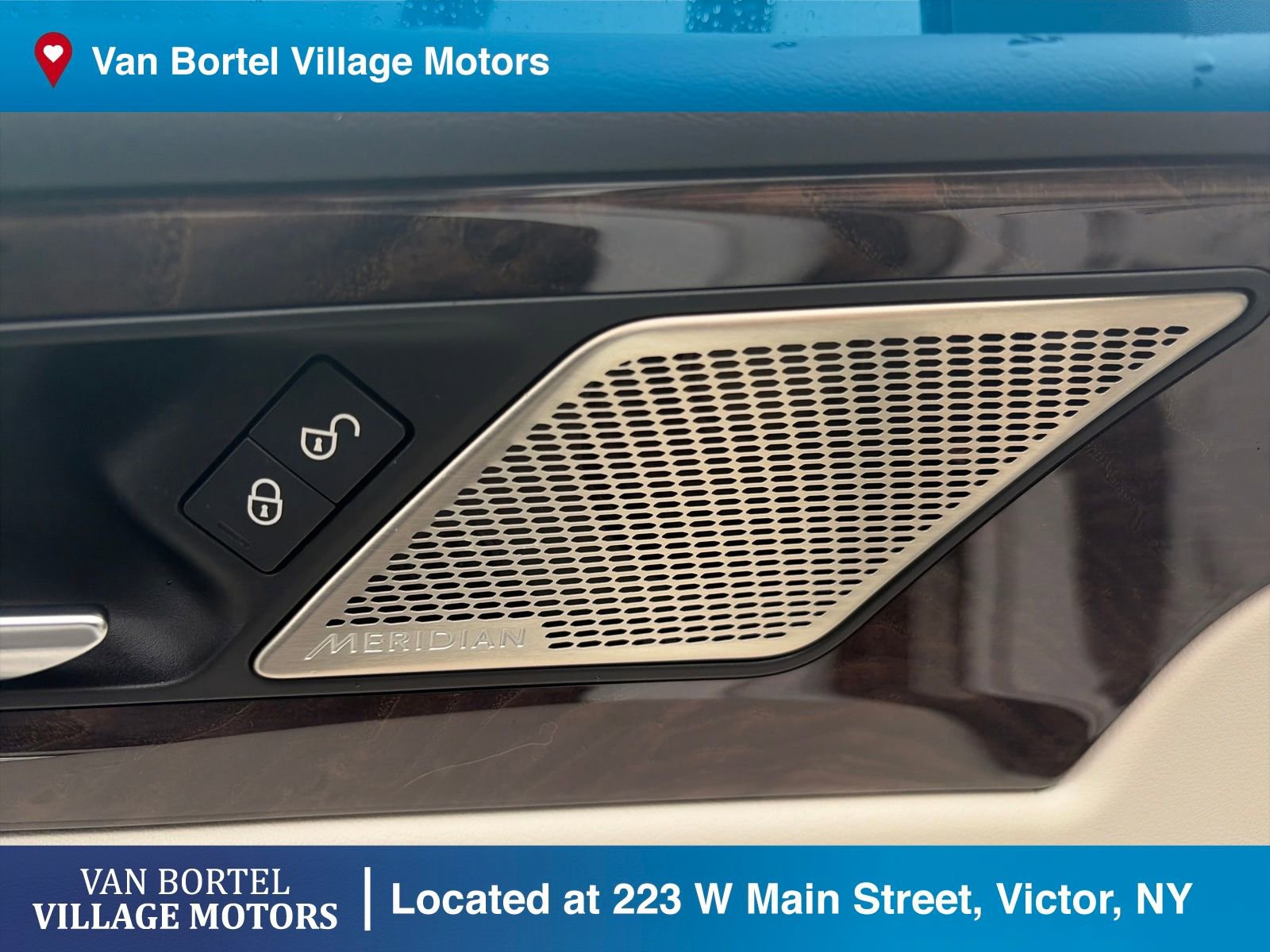 Used 2020 Jaguar XE S image 16