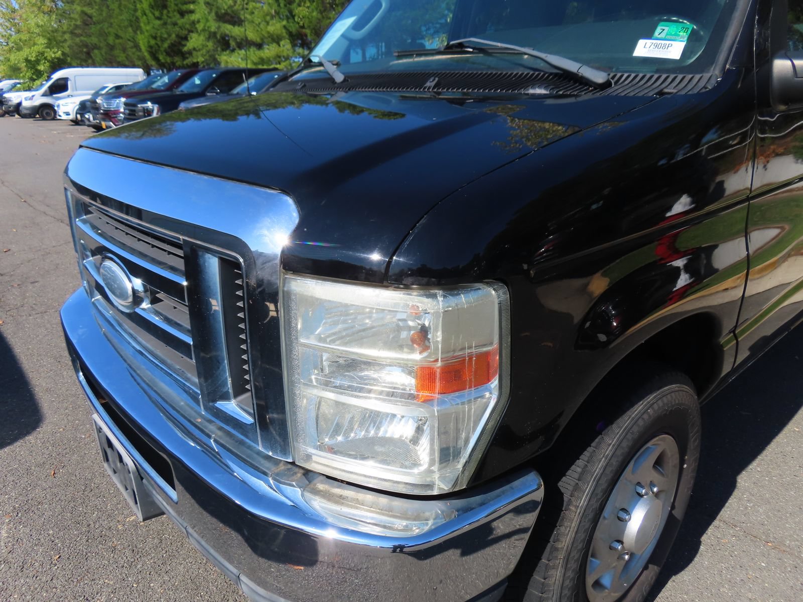 Used 2014 Ford E-350 and Econoline 350 XLT RWD image 8