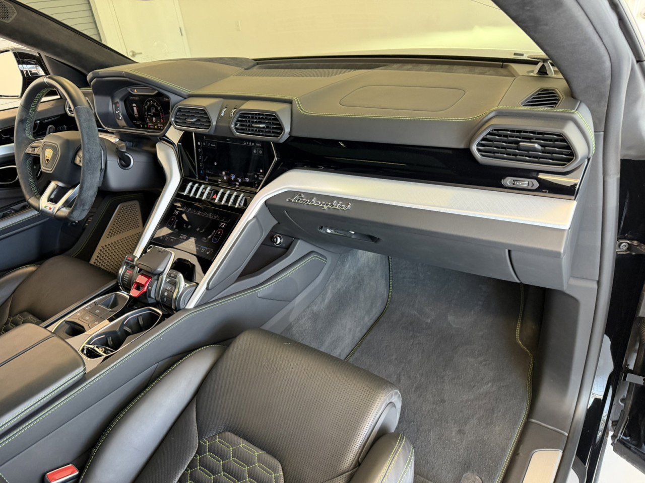 Used 2022 Lamborghini Urus image 58
