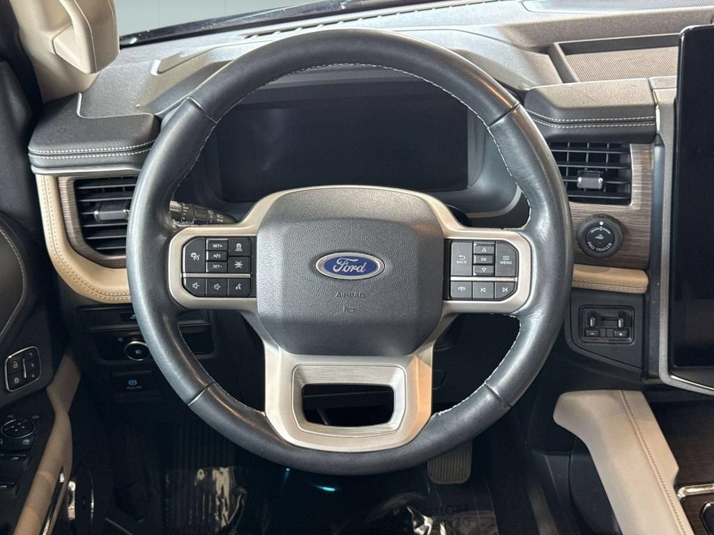 Used 2024 Ford Expedition Limited AWD/4WD image 19