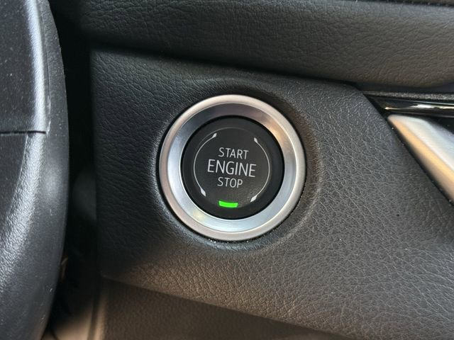 Used 2025 Cadillac XT4 Premium Luxury FWD image 23
