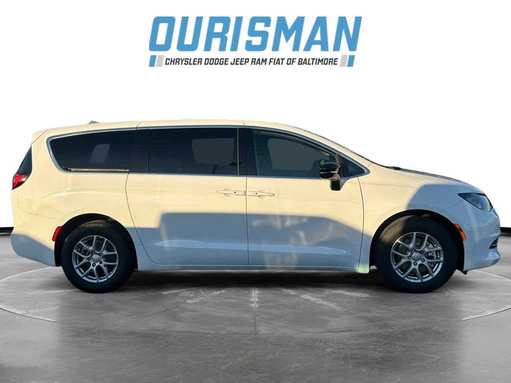 New 2026 Chrysler Voyager LX FWD image 7