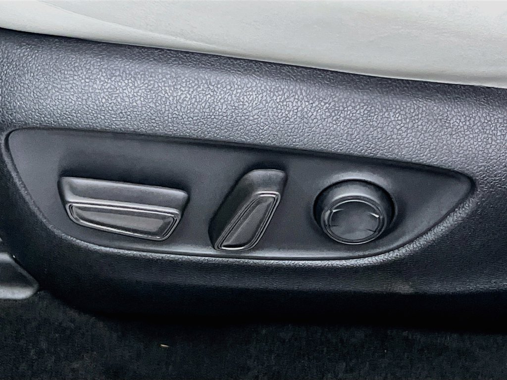 Used 2022 Toyota RAV4 XLE Premium FWD image 13