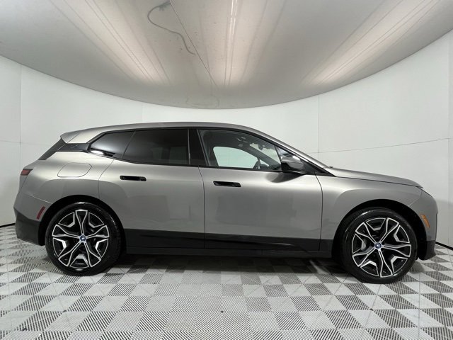 Used 2023 BMW iX xDrive50 w/ Ultimate Package 2 image 8