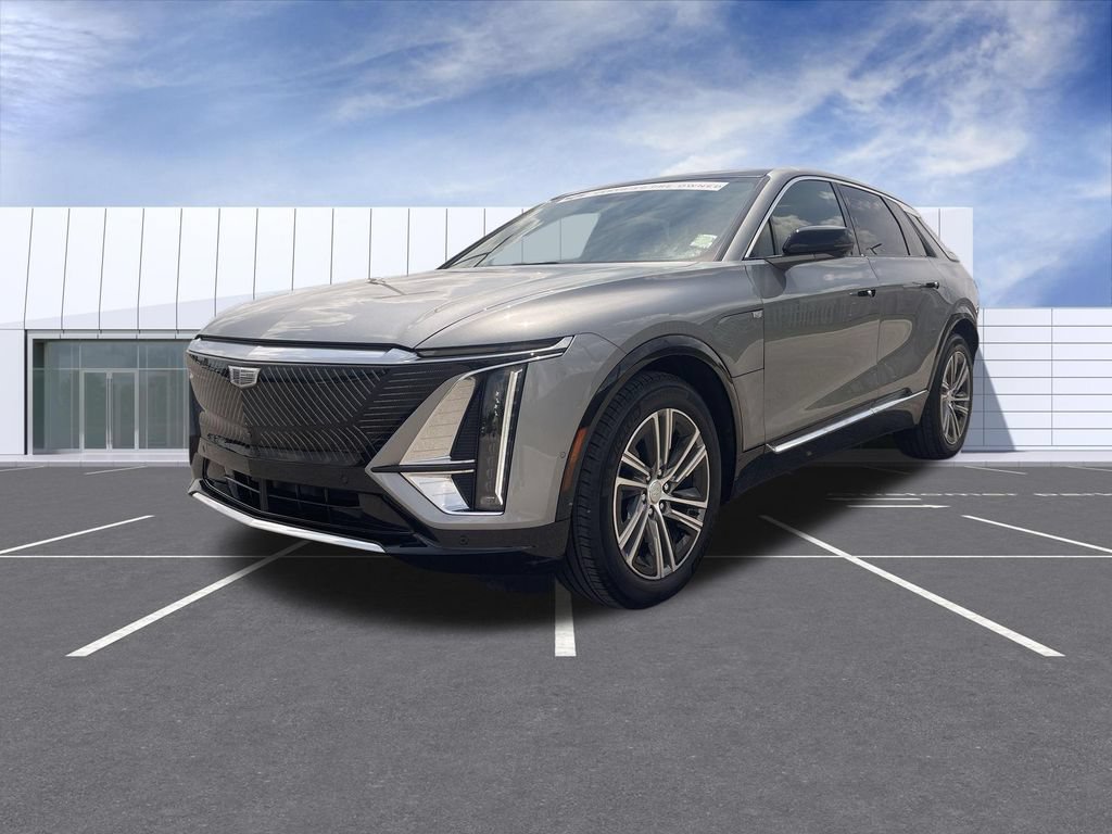 Certified 2024 Cadillac Lyriq Luxury w/ LPO, Floor Liner Package AWD/4WD image 4