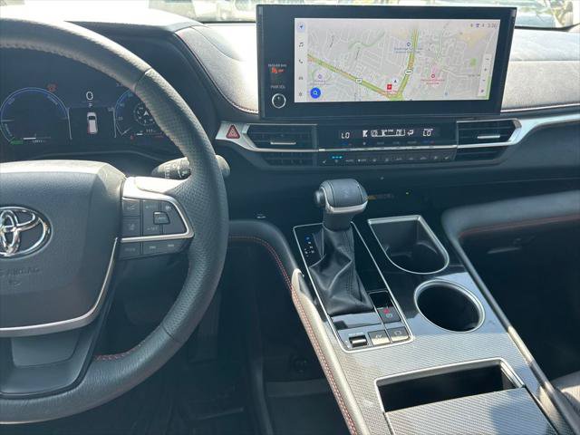 Certified 2025 Toyota Sienna XSE w/ XSE Premium Package AWD/4WD image 20