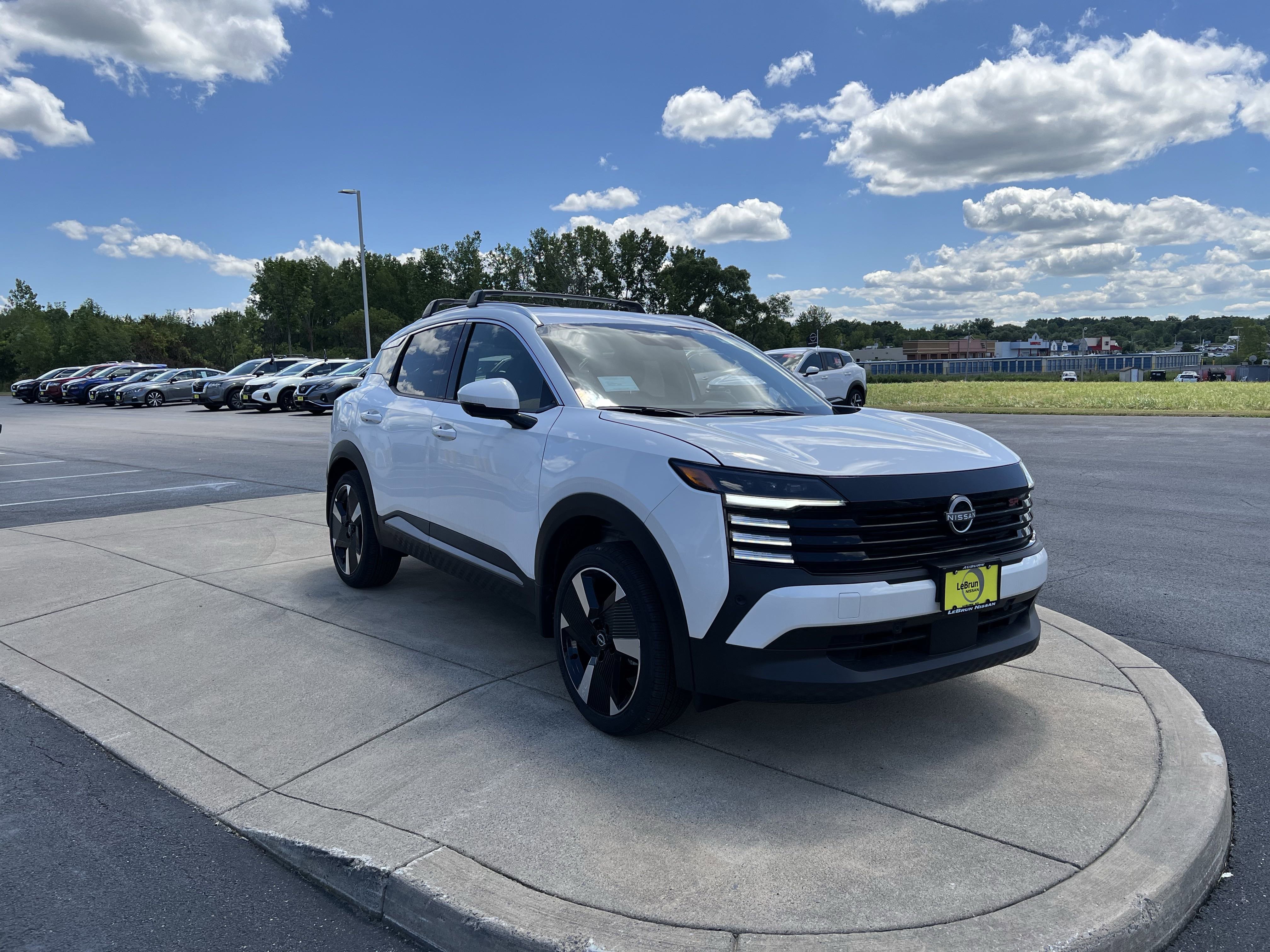 New 2025 Nissan Kicks SR image 14