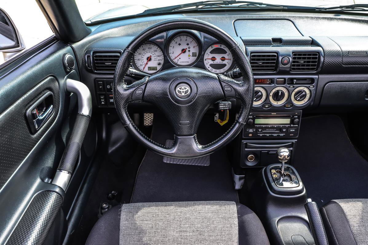 Used 2003 Toyota MR2 image 18