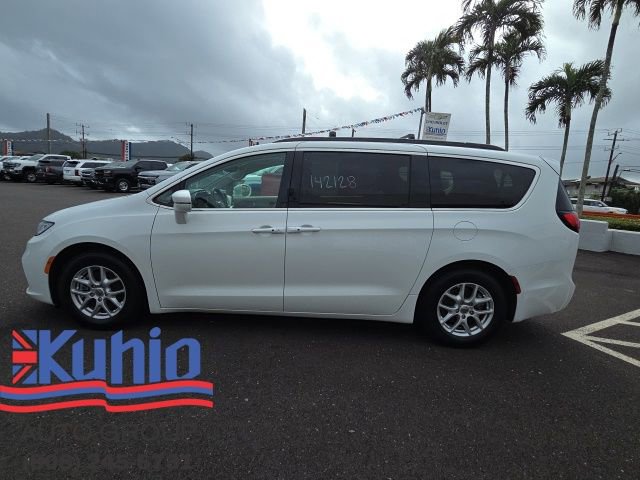 Used 2022 Chrysler Pacifica Touring-L image 12