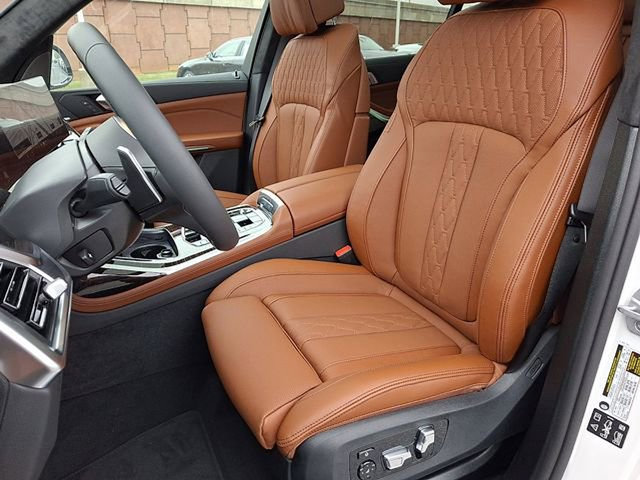Used 2026 BMW X7 xDrive40i AWD/4WD image 9