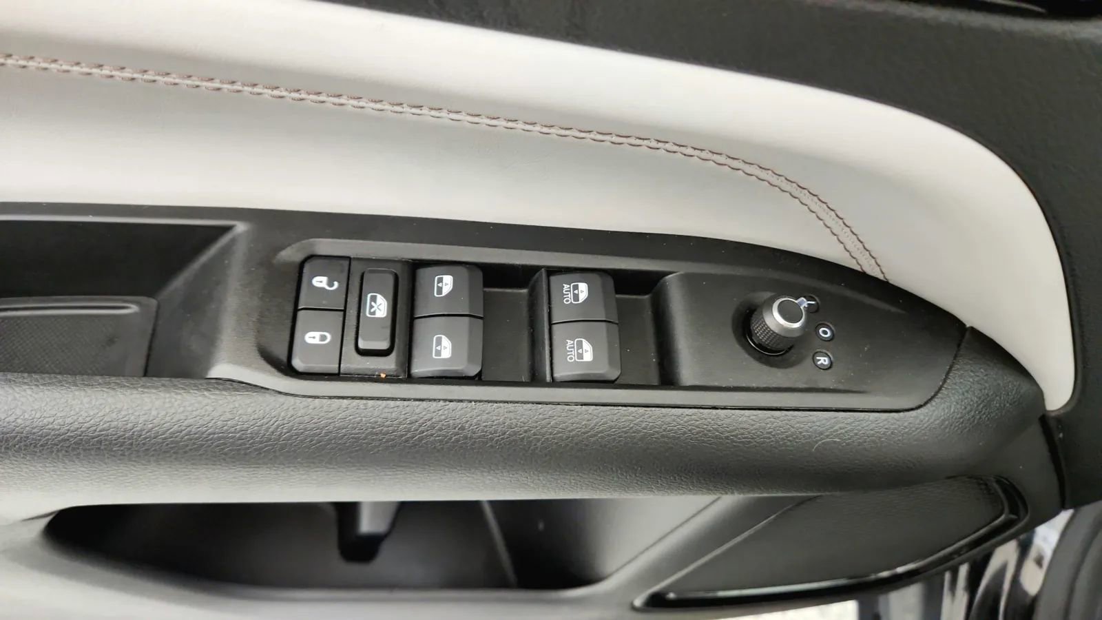 Used 2022 Jeep Compass Limited image 33