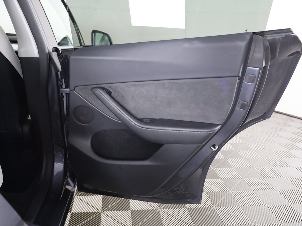 Used 2023 Tesla Model Y Long Range AWD/4WD image 25
