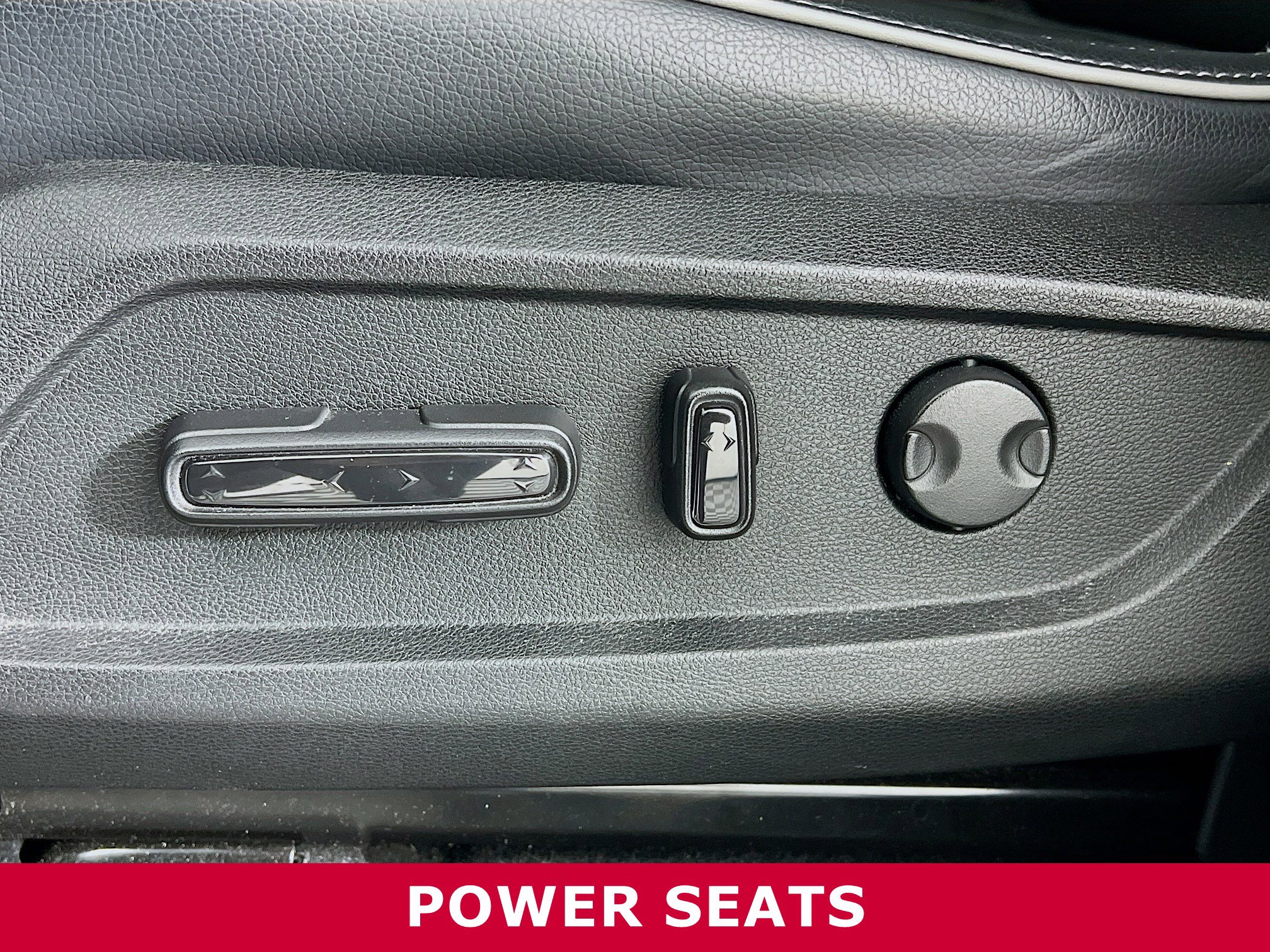 Used 2023 Honda Pilot Touring image 4