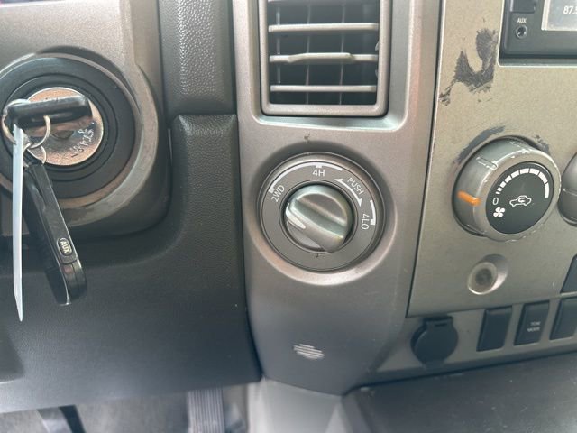 Used 2005 Nissan Titan SE w/ (W01) Utility Bed Pkg image 19