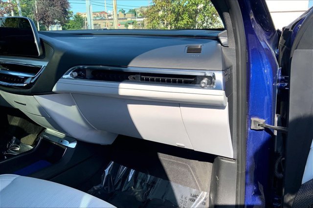 Used 2024 Cadillac Lyriq Sport AWD/4WD image 16