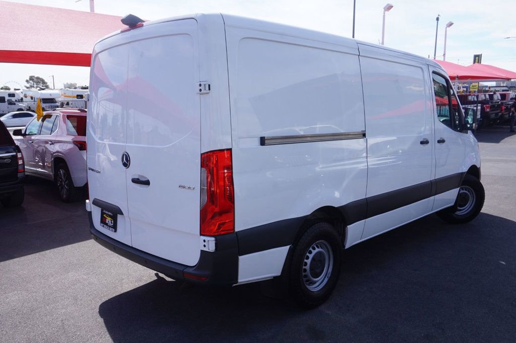 Used 2022 Mercedes-Benz Sprinter 1500 image 6