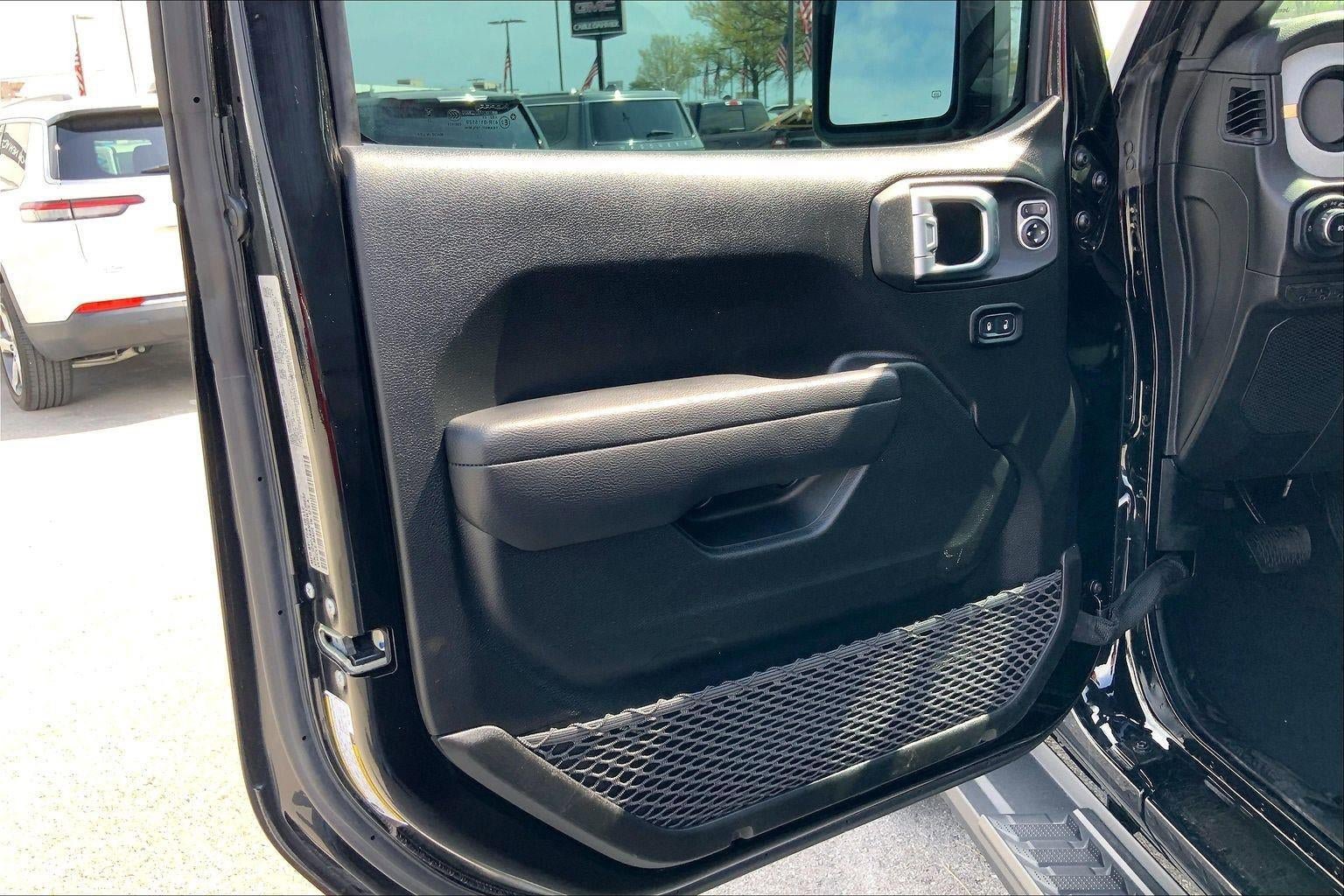 Used 2024 Jeep Wrangler Sport AWD/4WD image 23