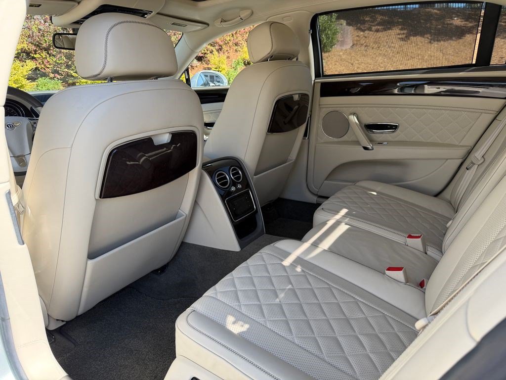 Certified 2018 Bentley Flying Spur V8 AWD/4WD image 33