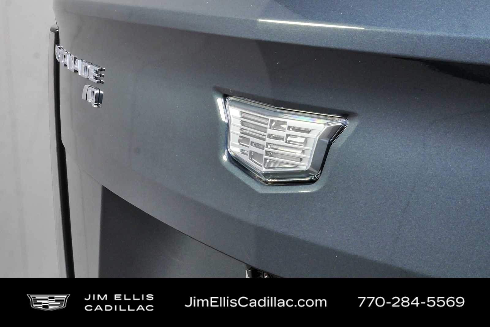Certified 2025 Cadillac Escalade IQ Luxury 2 w/ LPO, Premium Carpet Package AWD/4WD image 38