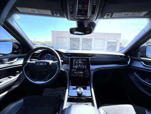 Certified 2023 Jeep Grand Cherokee Altitude AWD/4WD image 15