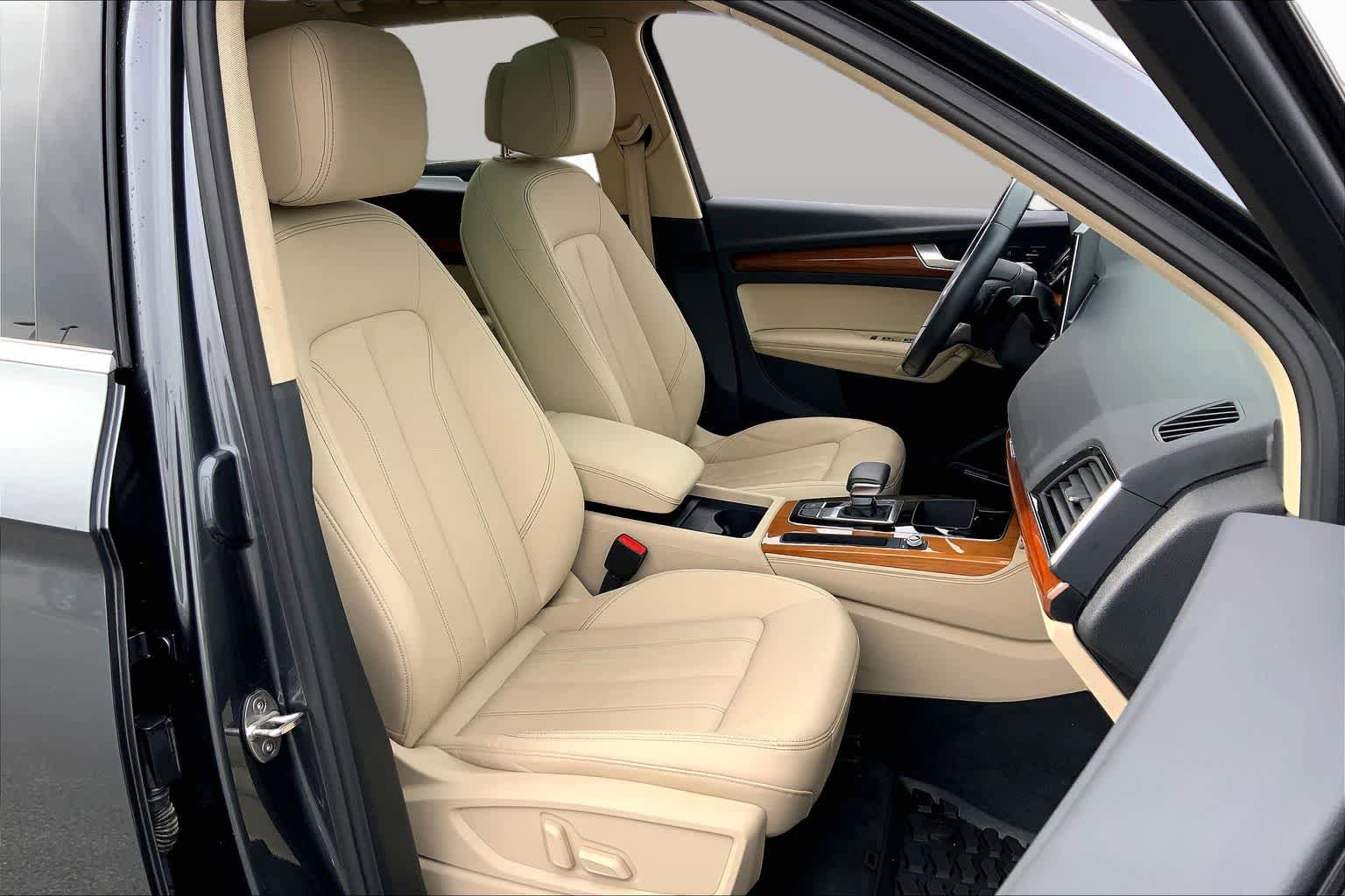 Used 2023 Audi Q5 2.0T Premium Plus w/ Premium Plus Package AWD/4WD image 9