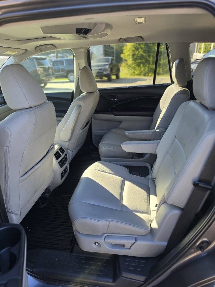 Used 2019 Honda Pilot Touring image 9