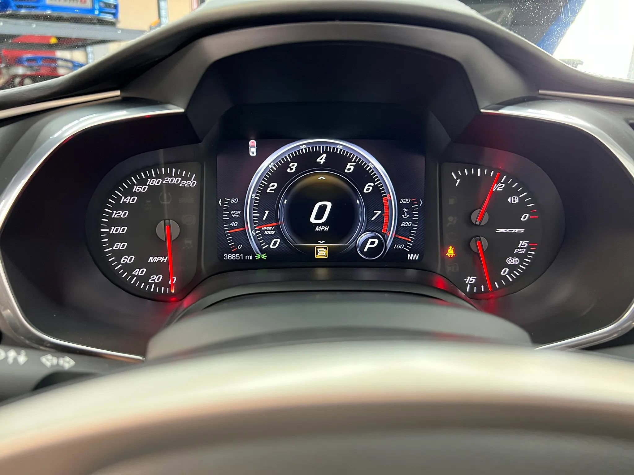 Used 2015 Chevrolet Corvette Z06 w/ 3LZ Preferred Equipment Group RWD image 38