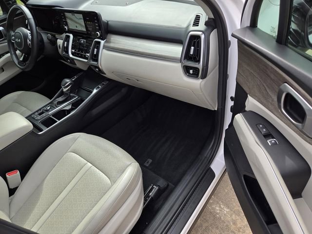 Used 2022 Kia Sorento EX w/ Panoramic Sunroof Package image 7