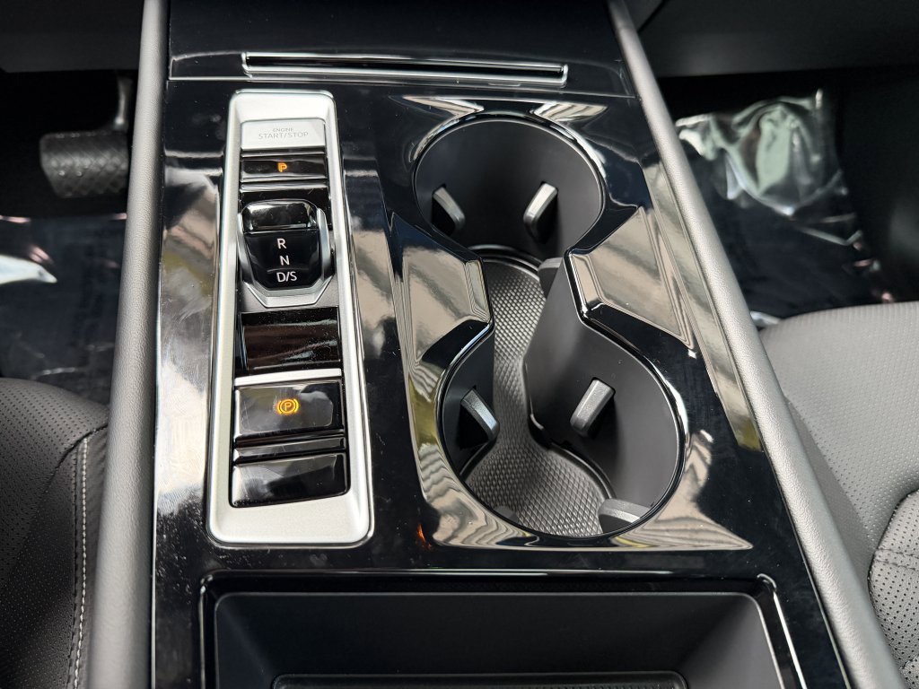 Used 2024 Volkswagen Atlas Cross Sport SE w/ Panoramic Sunroof Package image 25