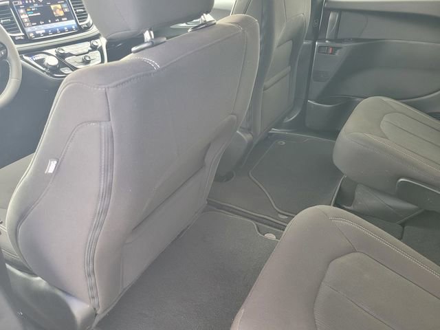 Used 2024 Chrysler Pacifica Touring image 14