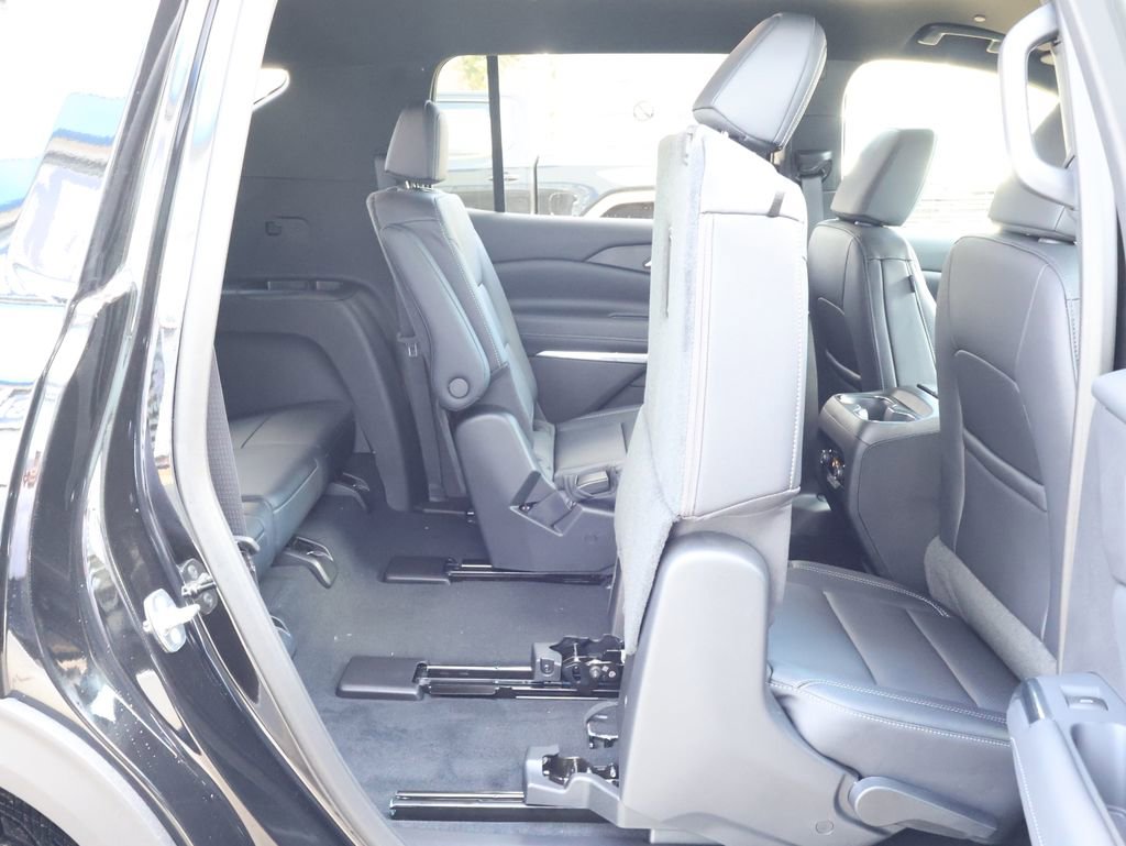 New 2026 Chevrolet Traverse LT w/ Midnight/Sport Edition image 35