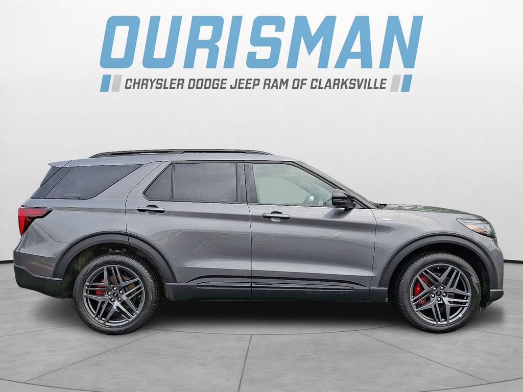 Used 2025 Ford Explorer ST-Line w/ ST-Line Street Pack AWD/4WD image 7