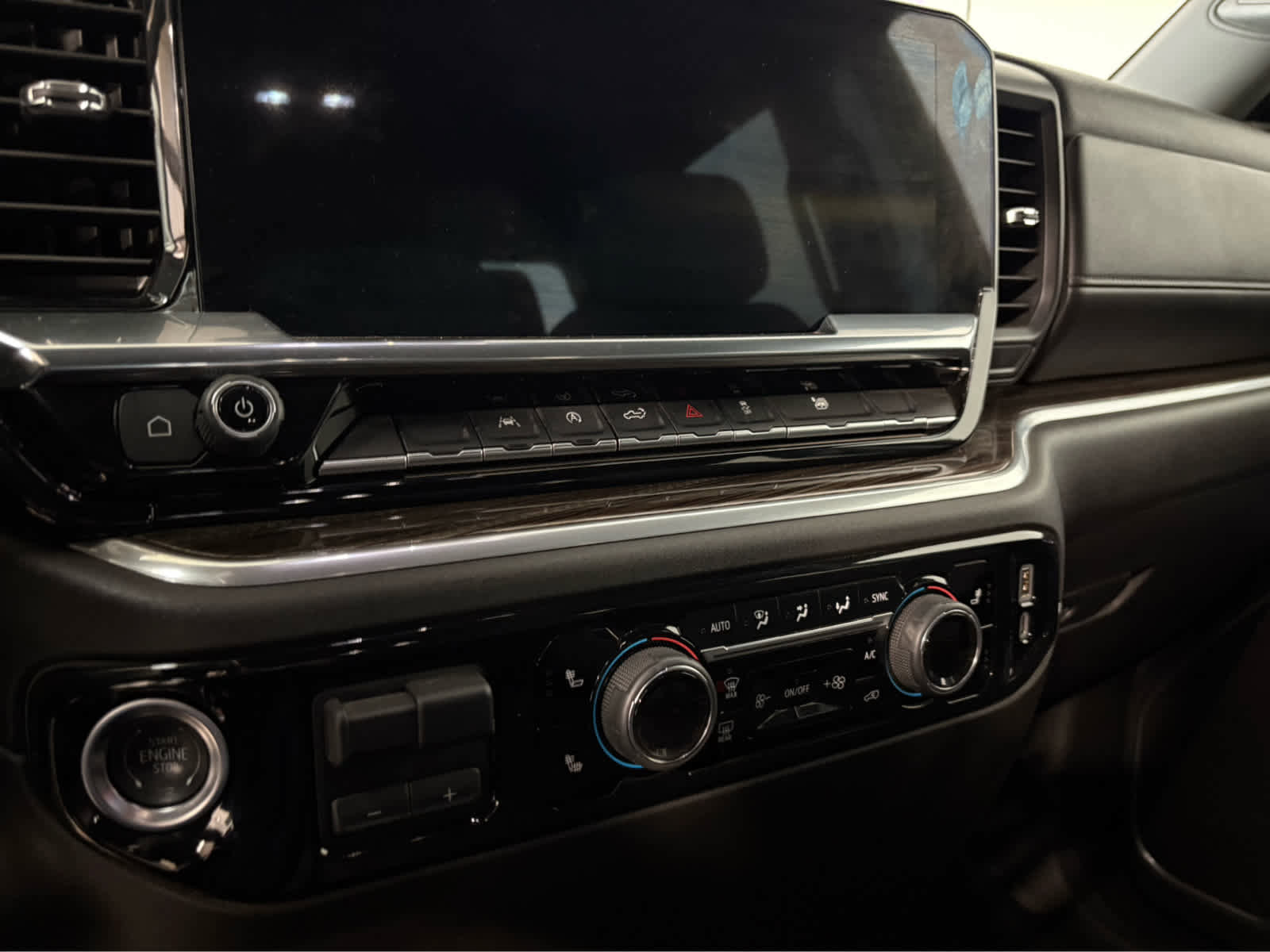 Certified 2025 Chevrolet Silverado 1500 LT w/ Protection Package image 26