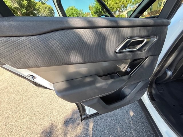 Used 2019 Land Rover Range Rover Velar S AWD/4WD image 36