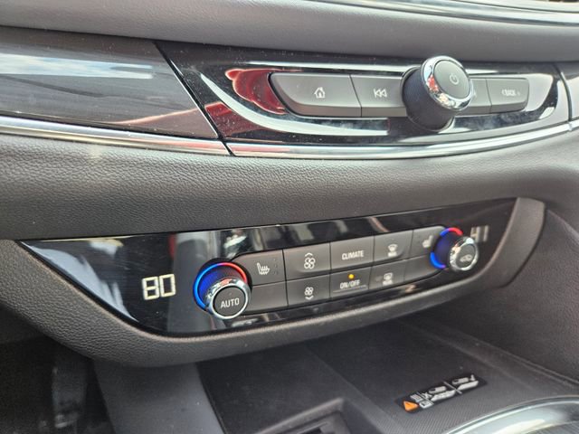 Used 2023 Buick Enclave Essence image 13