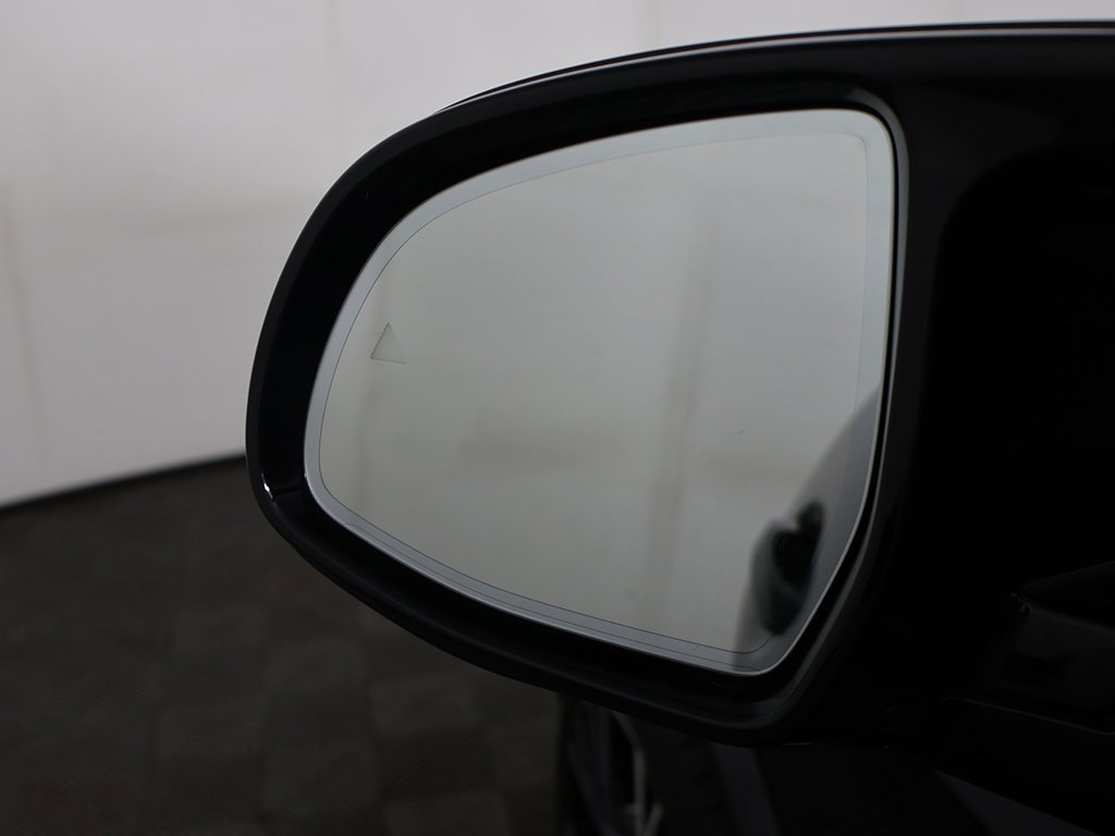 Used 2021 BMW X5 M w/ Executive Package image 39