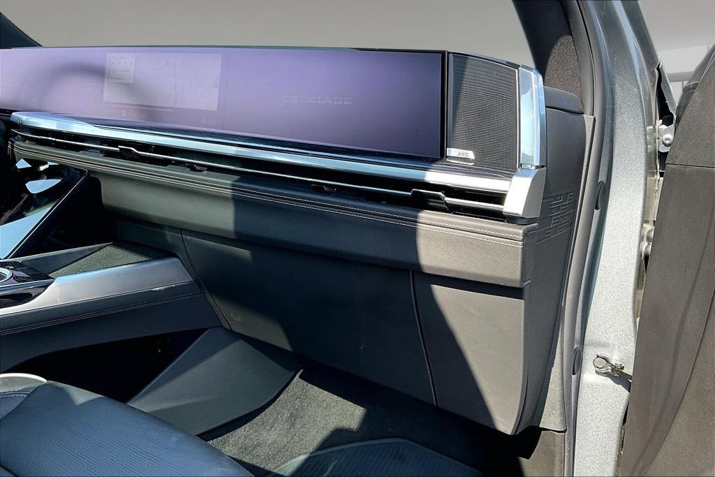 Used 2026 Cadillac Escalade Sport w/ Touring Package AWD/4WD image 16