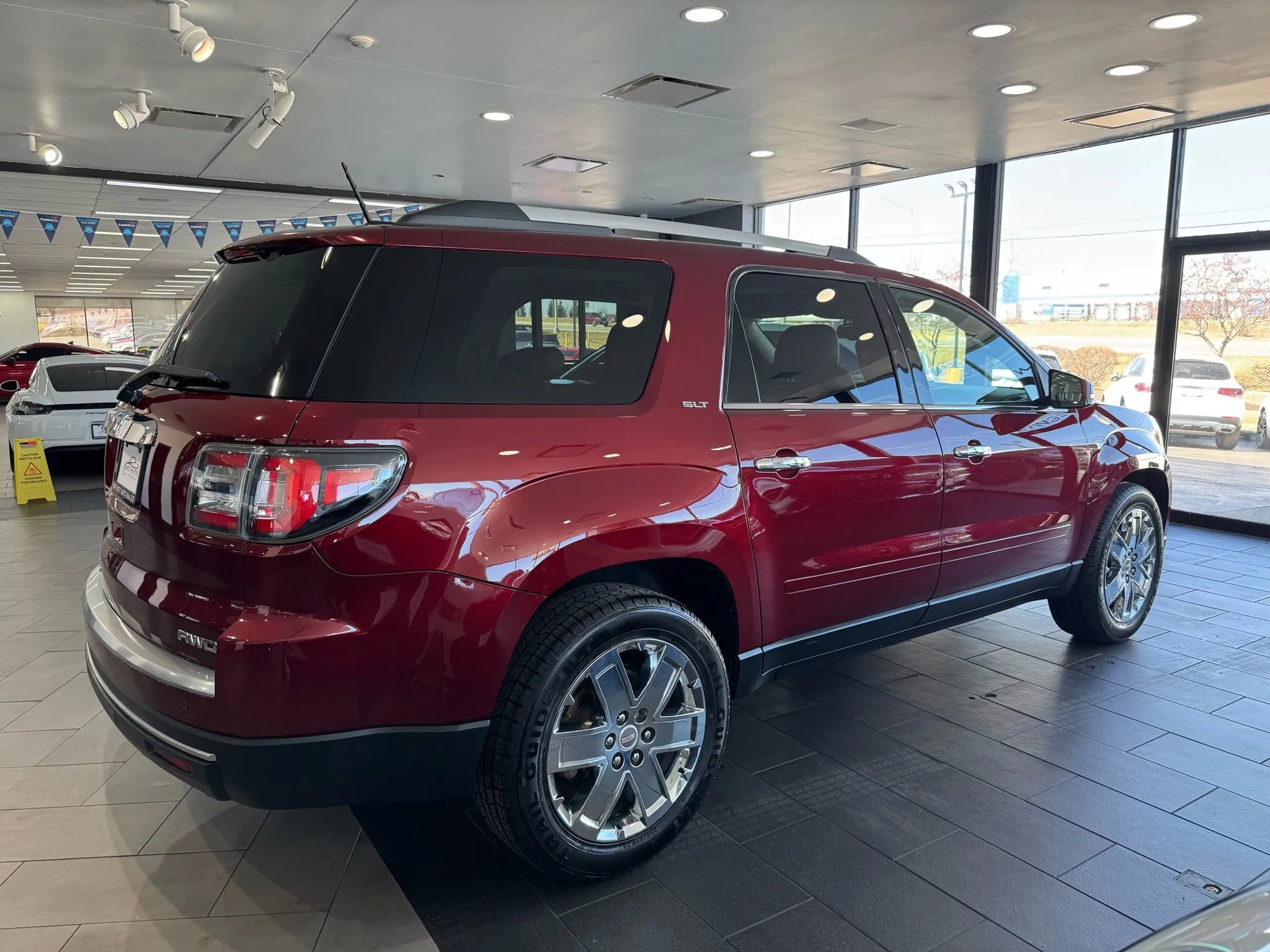 Used 2017 GMC Acadia Limited SLT image 3