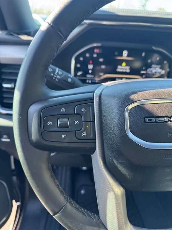 Used 2025 GMC Sierra 3500 Denali image 10