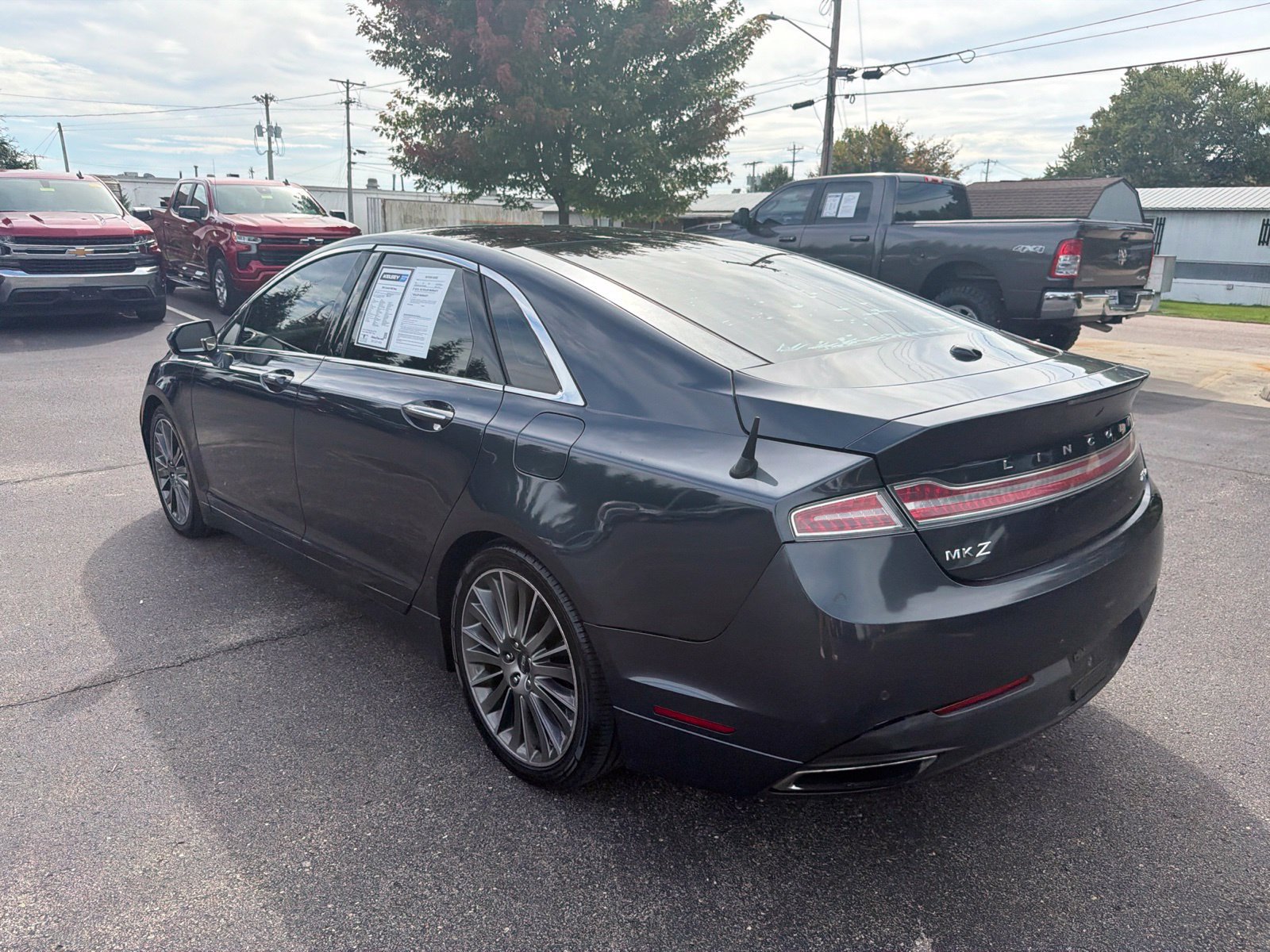 Used 2013 Lincoln MKZ FWD image 3