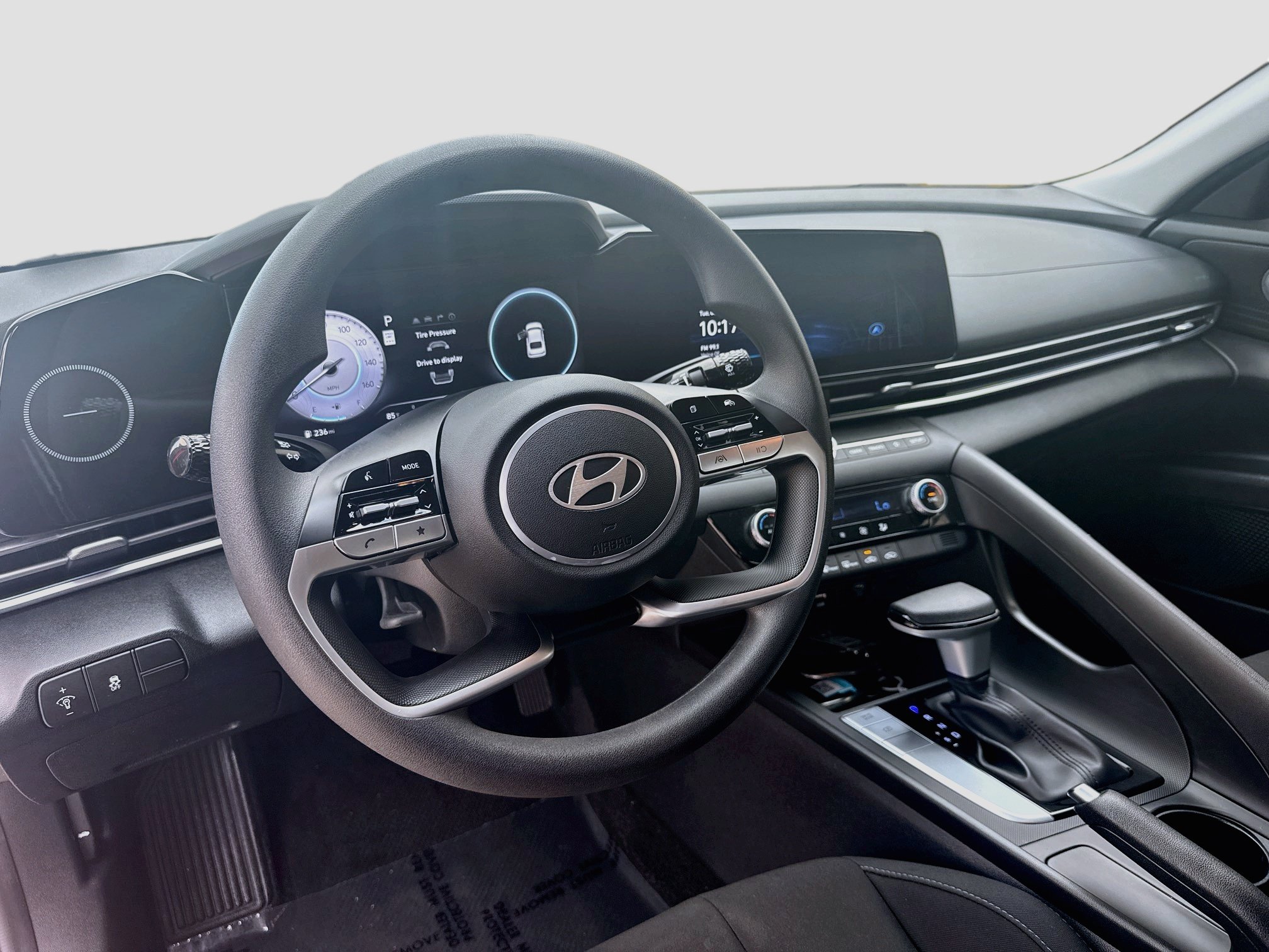 Used 2024 Hyundai Elantra SEL FWD image 7