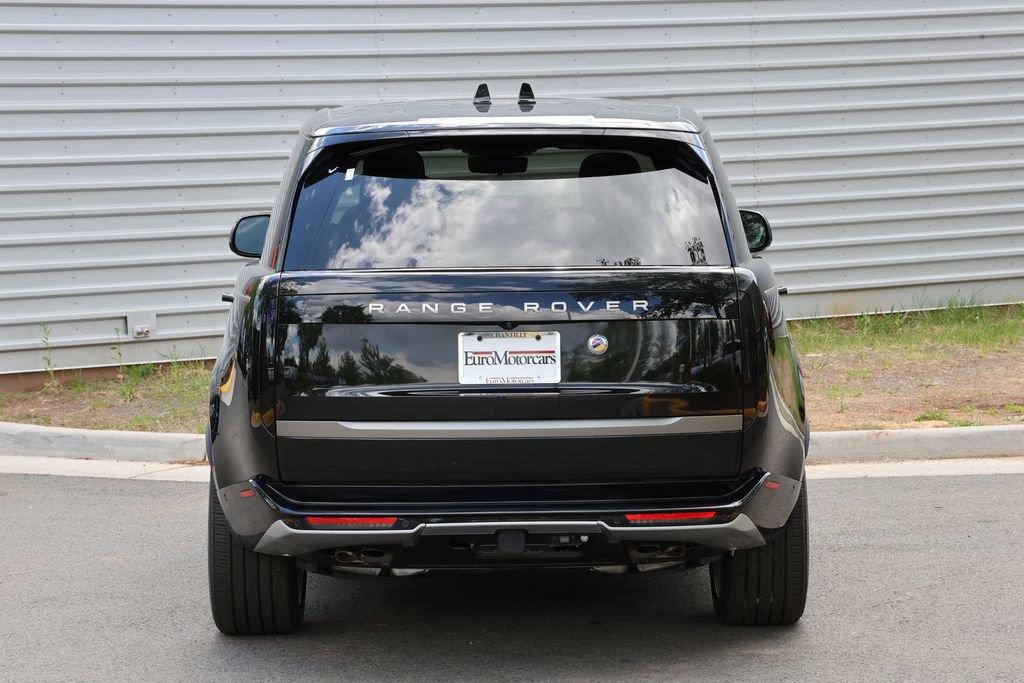 New 2026 Land Rover Range Rover Long Wheelbase SE AWD/4WD image 4